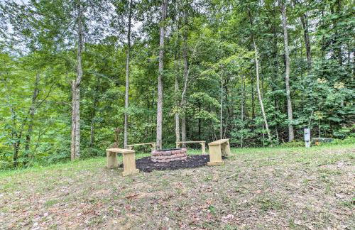 Hike and Zip-Line Red River Gorge Cabin with Hot Tub! - Foto 34