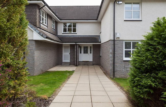 Captivating 3-bed Apartment by Gleneagles - Foto 23