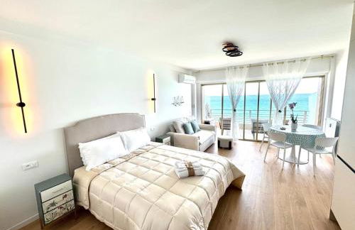 Casa Sud Menton Studio Front de Mer Vue Mer Panoramique Terrasse Parking - Foto 34