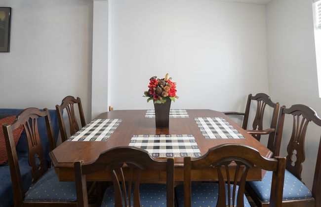 Applewood Suites - 4 BDRM King West - Photo 22