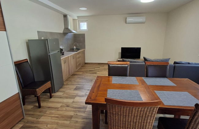 Aranyhal Apartmanház - Foto 1