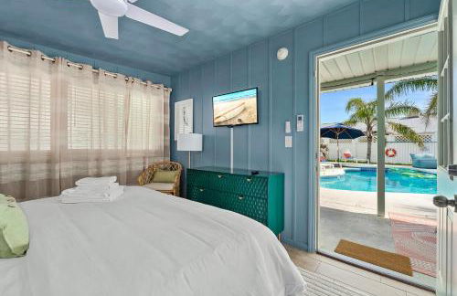 Walk to Beach, Heated Pool, Dog-Friendly, Firepit - Foto 4