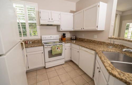 Magical Themed 3BR Townhouse Near the Parks - Foto 39