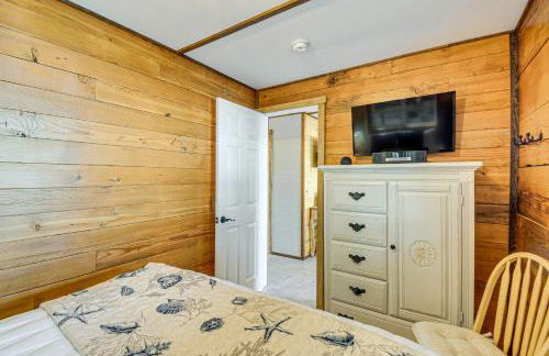 Outdoor Kitchen and Canal Views Cabin in Quilcene! - Foto 20