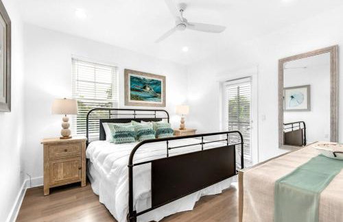 Azure! Sleeps 22! Golf Cart! Beach Access! Pool - Foto 35