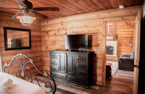 Southern Comfort Retreat with a private hot tub - Foto 51