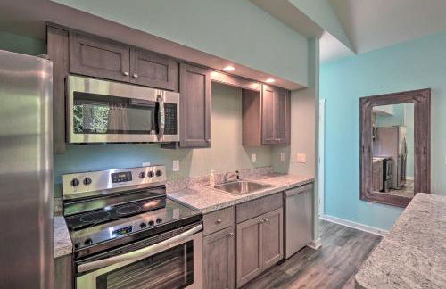 16 Mi to Ski Slopes! Creekside Poconos Cottage - Foto 10