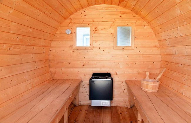 Holiday Homes With Pool, Sauna and Jacuzzi - Photo 10