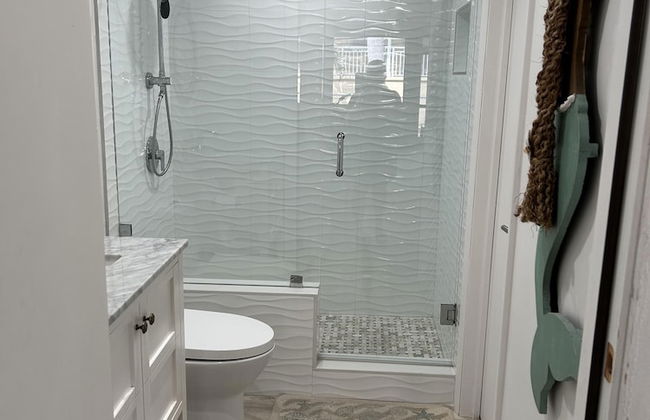 Beautiful Updated Stilted Home Makes For A Super Getaway. 3 Bedroom Home by RedAwning - Foto 20