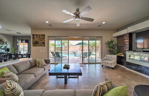 Hot Tub and Putting Green Home in Surprise - Foto 4