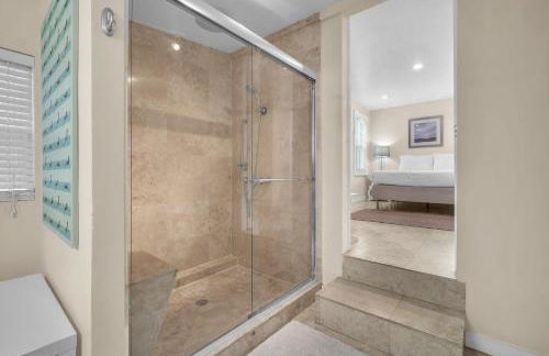 Grove Bay Bungalow - 2/2 Gated Cottage-Walk to Bay - Foto 17