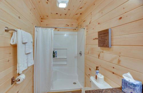 Mtn-View Gem Flat Rock Retreat with Deck and Grill! - Foto 22