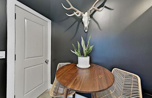 One-Of-A-Kind! Roll Up Garage Door-Pool, Speakeasy - Foto 36