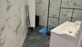 LE REX Nice - Photo 2, Shower