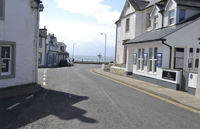 Harbourside Apartments - Photo 10