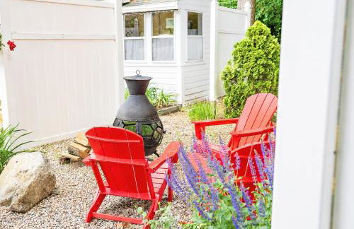 Cottage 11 - Double Queen Beds plus Child Loft w 2 Twins Private Bath & Kitchenette Pets Allowed Fee applies - Foto 8