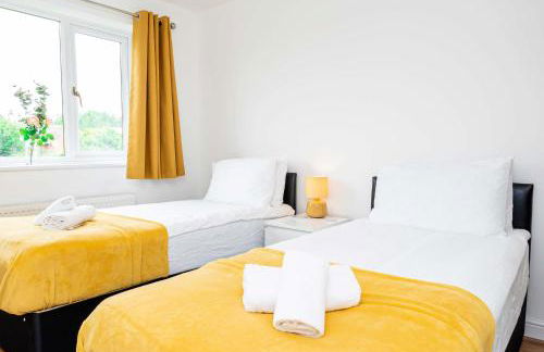 Spacious 4 Bedroom Home in Central Milton Keynes - Foto 7