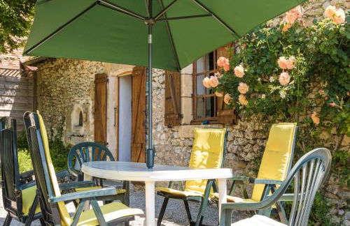 Farmhouse With Private Pool, Large Garden and Playground - Foto 6