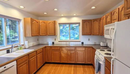 Villa w/ Amazing Bay Views Near Beach w/ Garden, Ping Pong - Foto 3