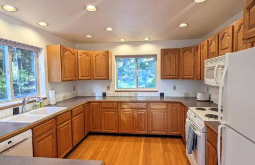 Villa w/ Amazing Bay Views Near Beach w/ Garden, Ping Pong - Foto 3