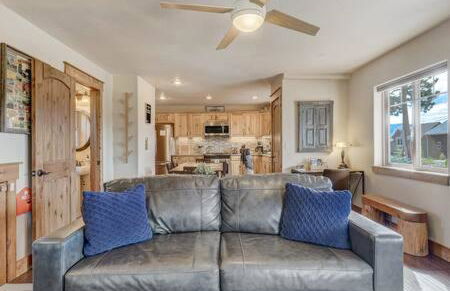 Cabin~Views~Heart of Town~W&D~Fireplace~Kitchen - Foto 9