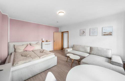 LeHaStays - Apartment Buckau 14 I Küche I WLAN I SmartTV I Innenhof - Photo 4