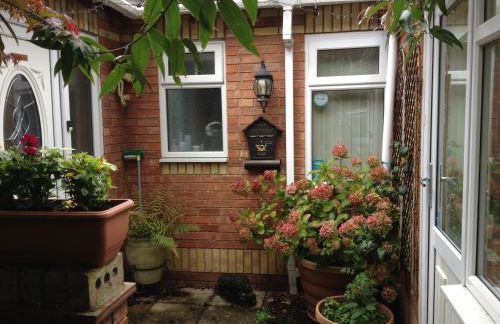 The Annex - Guest Gardens - Photo 4