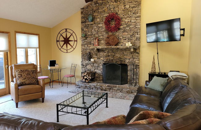 Lured by the Lake - Foto 5