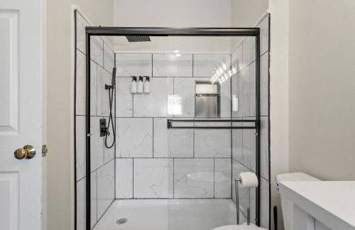 Warehouse District Modern Condo with Private Garage - Foto 19