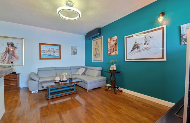 Apartment With Breathtaking sea View - Photo 19