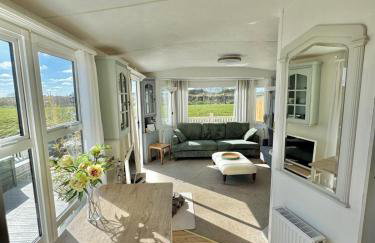 Fraunie's Beach House Anderby Creek - Dog friendly - Photo 3