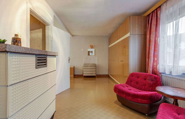 Holiday Home in Thuringia With Private Terrace, use of a Garden and Pool - Photo 16