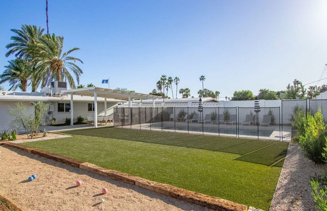 Northview Mid-century Escape Pool Firepit Bocce - Foto 47