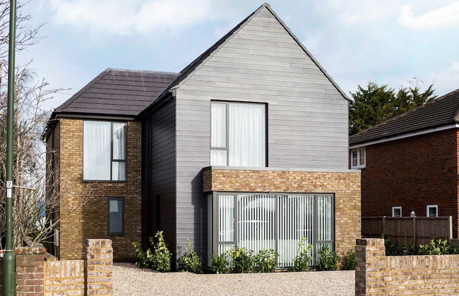 Stylish new Home With Parking - King Beds Garden - Foto 51