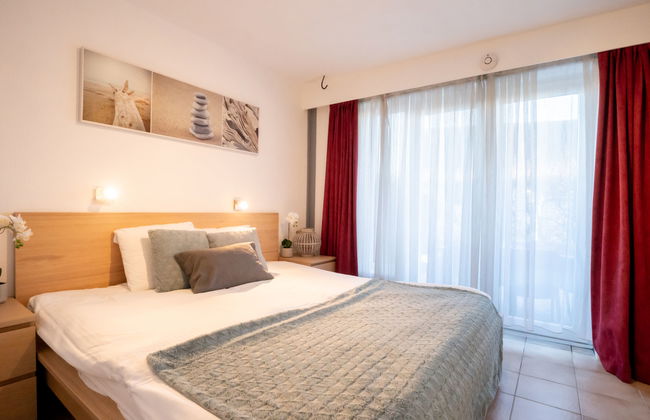 Giuliott with parking and shared pool - Photo 26