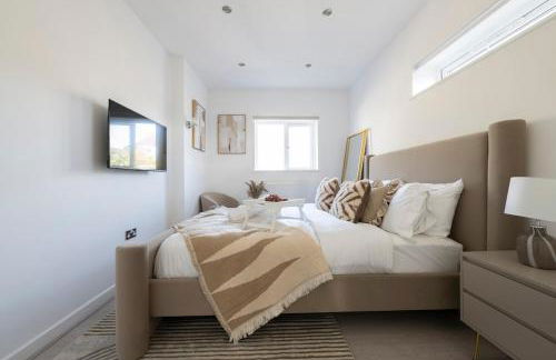 Designer 1BR I Work-From-Home Ready I Fast Wi-Fi - Foto 18