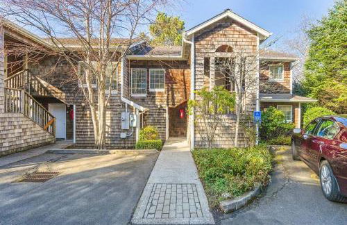 Cannon beach vibes, steps to the beach,WIFI,3 full bedroom en suites with 3 fireplaces,Near Downtown - Photo 22