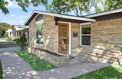 Trendy Remodeled Home by SoCo w Nice Outdoor Space - Foto 9
