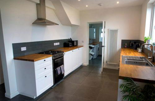 The Haven, Fishguard, ideal for Beach, coastal path and town! - Photo 9