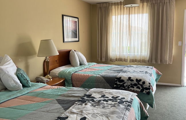 Ambassador Inn And Suites - Photo 18