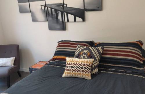 Private Room3 Own Entry Shared Bath One Guest Walk to UCSD - Foto 1