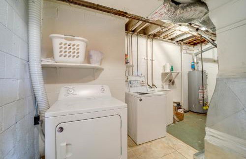 Centrally Located Brevard Home with Deck and Fire Pit! - Foto 22