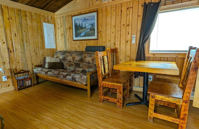 Yellowstone's Treasure Cabins - Photo 77