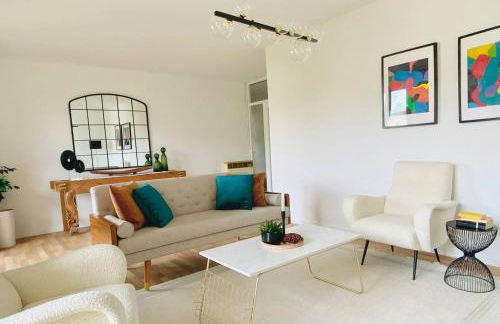 Top location • Family-friendly • Parking • Netflix - Foto 1