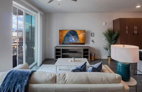 Convention Ctr Luxury 1BR Pool Gym Hot Tub - Foto 1