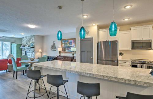 Lake Keowee Resort Condo with Balcony and Pool Access! - Foto 10