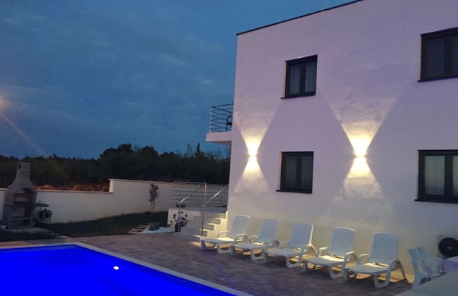 Noel - With Private Pool - A1-prizemlje - Photo 38