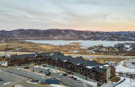 Jordanelle Sunrise Modern Condo, Gondola Access, Year-round Outdoor Fun - Photo 38