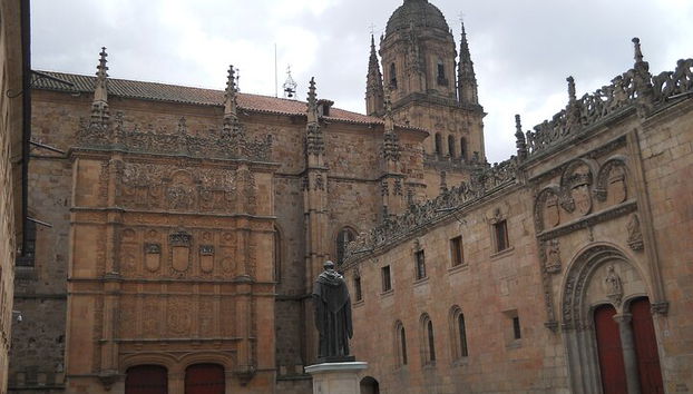 Passeio panorâmico a pé em Salamanca Espanha - Foto 5, edifício histórico da universidade