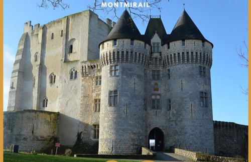 Loft Moderne et Rénové - Idéal Pros & Familles - 1 à 4 pers - Wifi - 5 min de la Gare - Foto 18